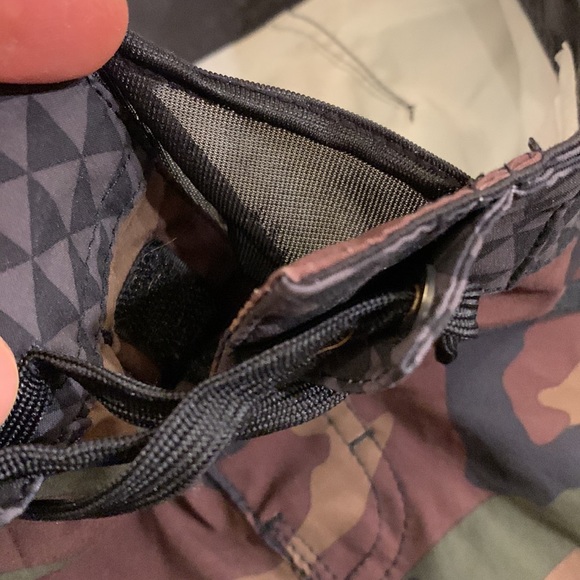 Nwot. Men’s swim trunks - Picture 4 of 8